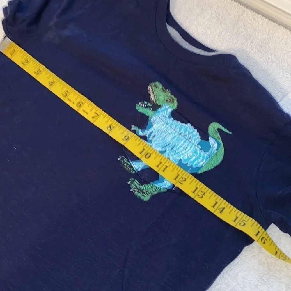 Old Navy T-shirt short sleeve rounded neckline dinosaur on front size medium 8
